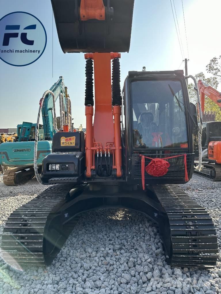 Hitachi ZX 120 Гусеничні екскаватори