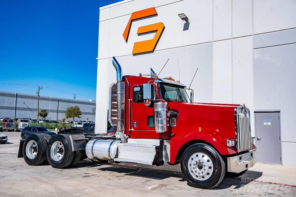 Kenworth W 900 Тягачі
