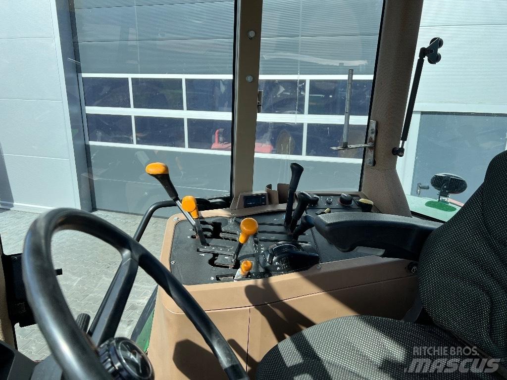 John Deere 7710 PQ Трактори