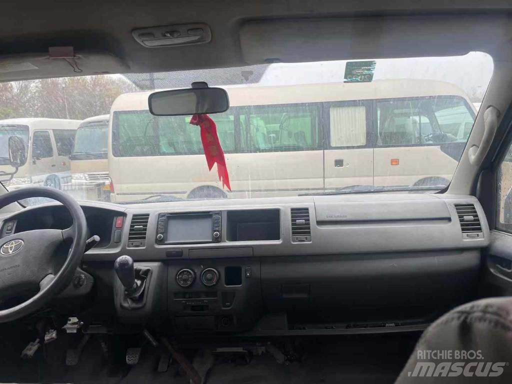 Toyota Hiace Міжміські автобуси
