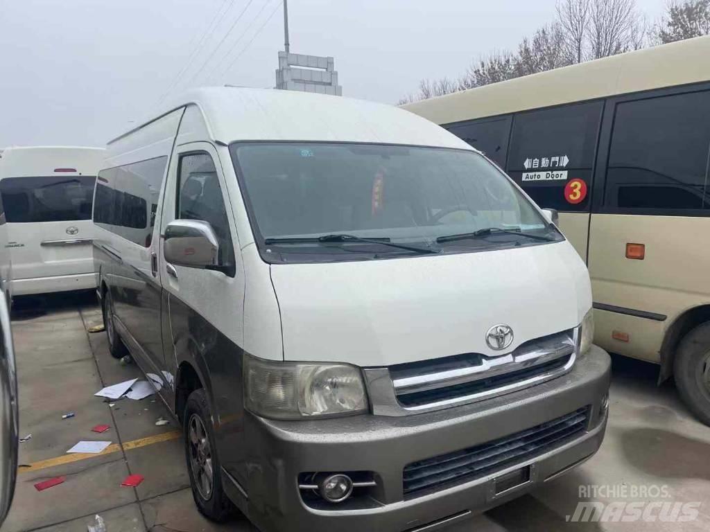 Toyota Hiace Міжміські автобуси