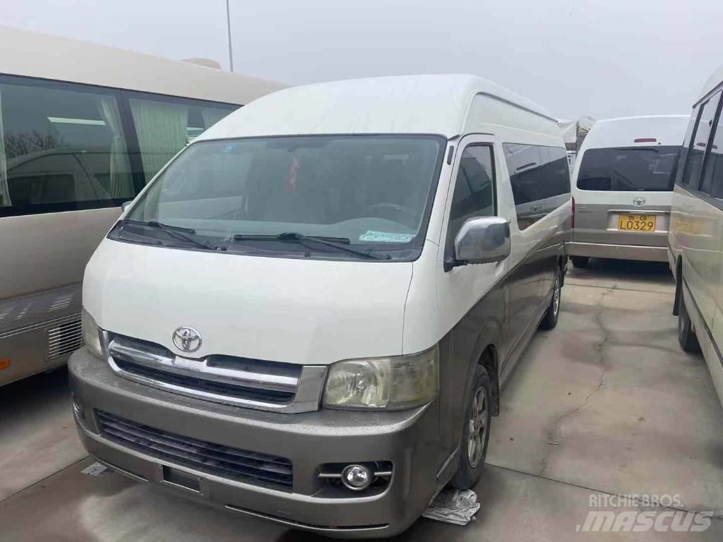 Toyota Hiace Міжміські автобуси
