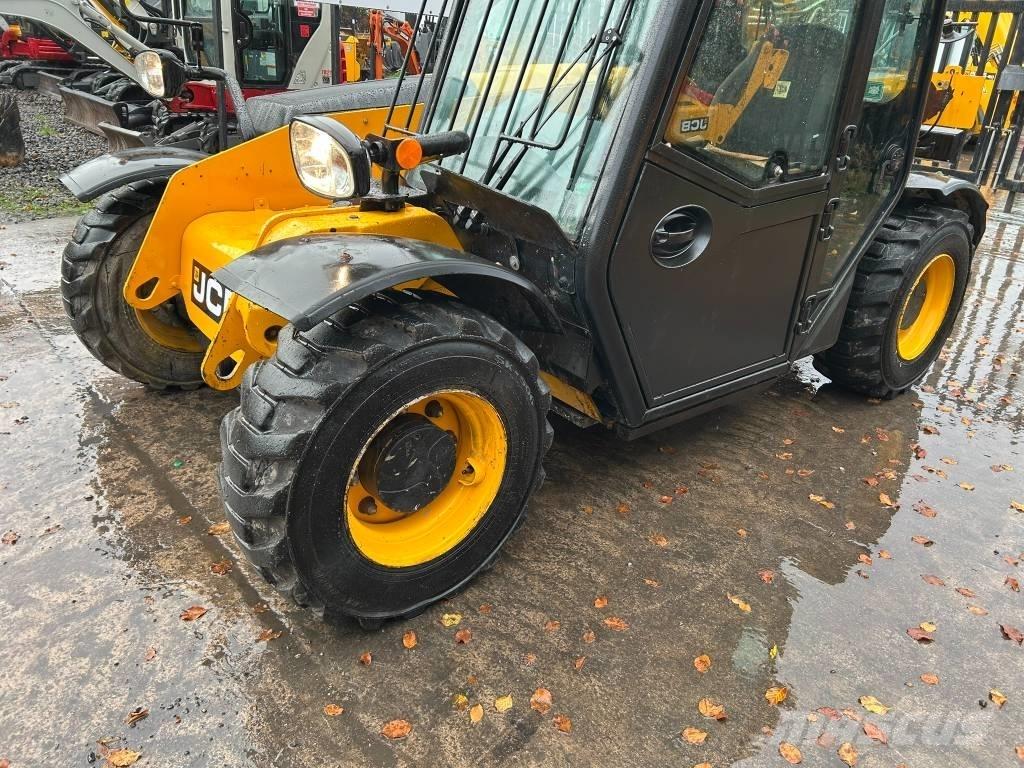 JCB 525-60 Телескопічні навантажувачі