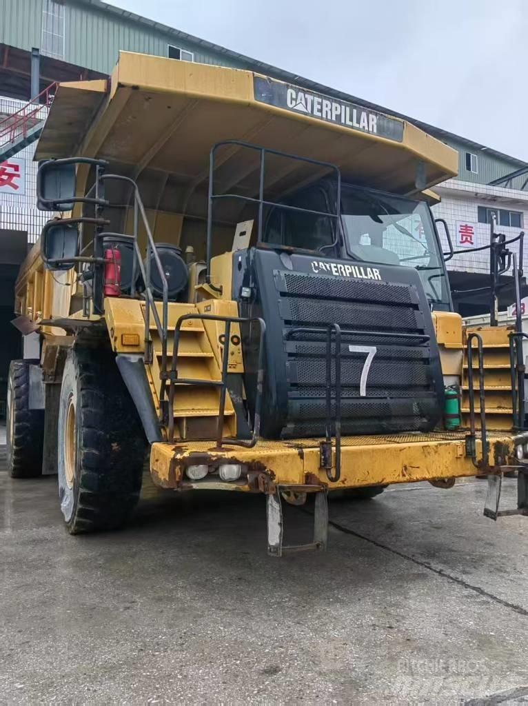 CAT 777E Зчленовані самоскиди