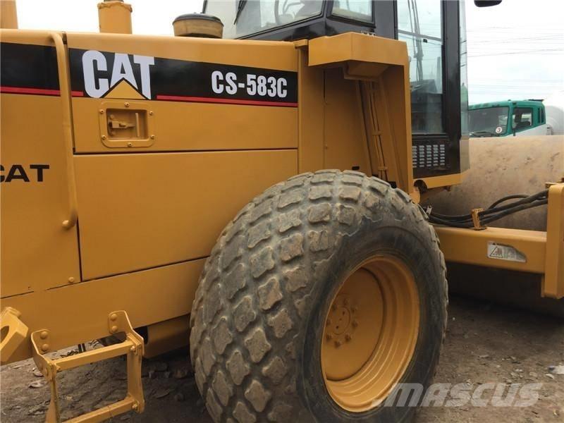 CAT CS583C Грунтові котки