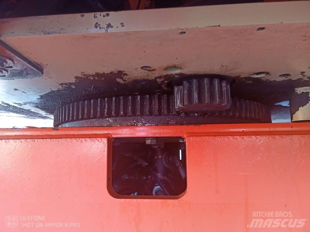 JLG 800 AJ Колінчаті підйомники