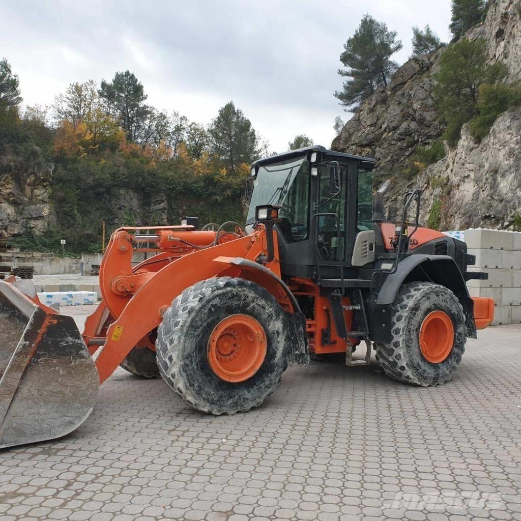 Hitachi ZW 220-5 Фронтальні навантажувачі