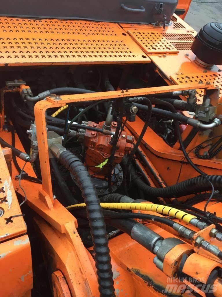 Doosan DX420LC Гусеничні екскаватори