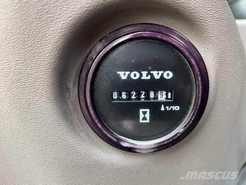 Volvo ECR 355 EL Гусеничні екскаватори