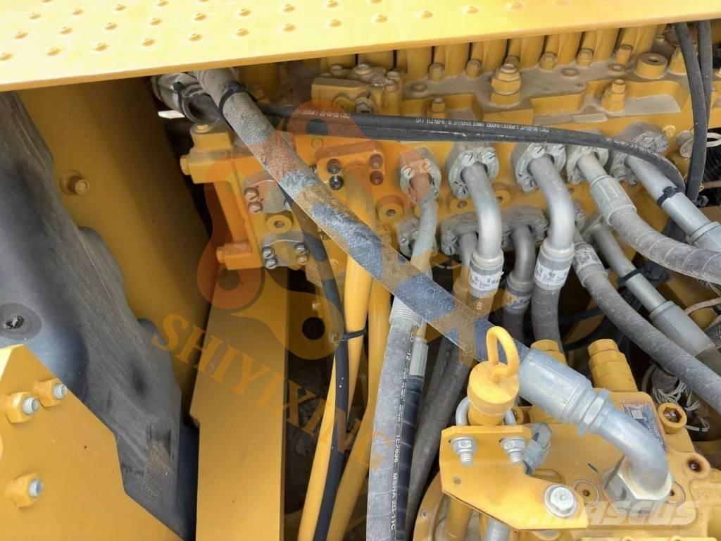CAT 330 Гусеничні екскаватори
