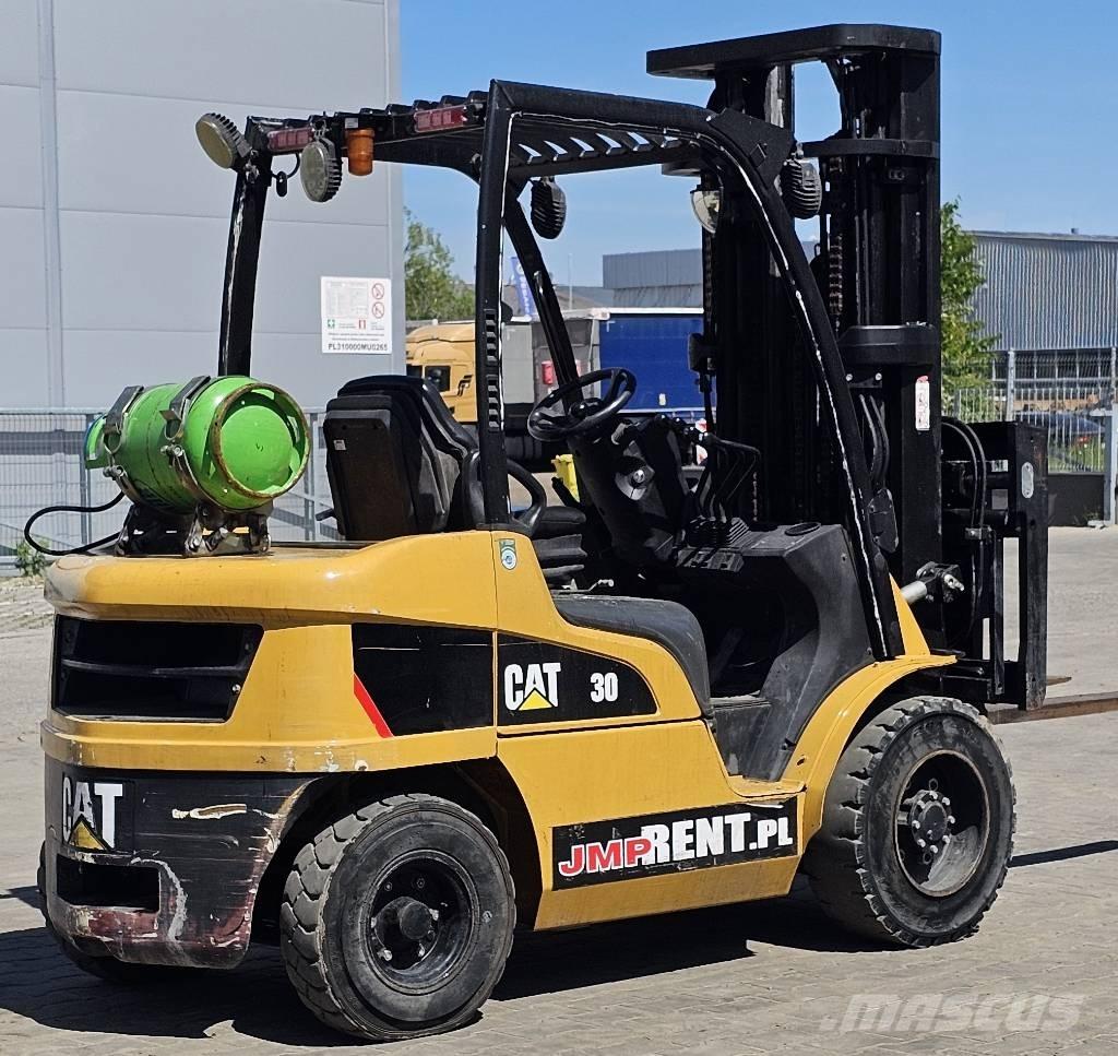 CAT GP 30 N Газові навантажувачі