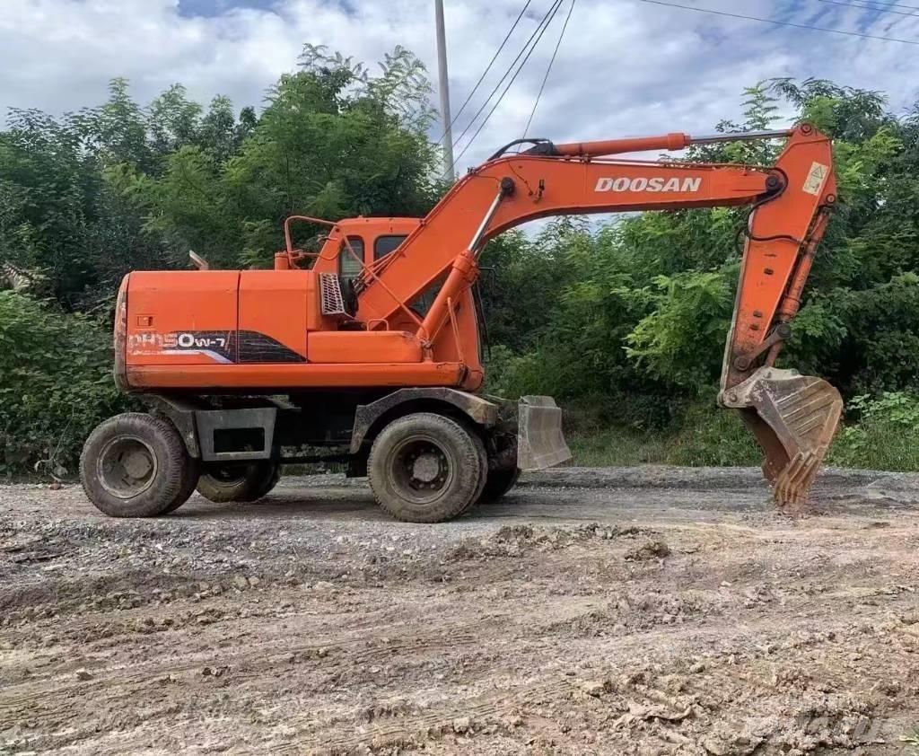 Doosan 150 W-7 Колісні екскаватори