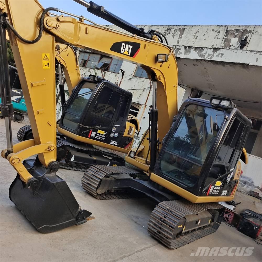 CAT 307 D Середні екскаватори 7т. - 12т.
