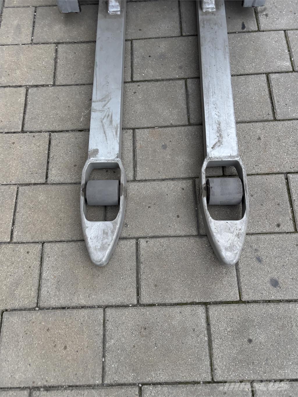 Still EXV 10 Самохідні електроштабелери