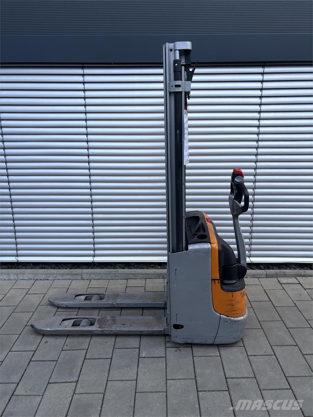 Still EXV 10 Самохідні електроштабелери