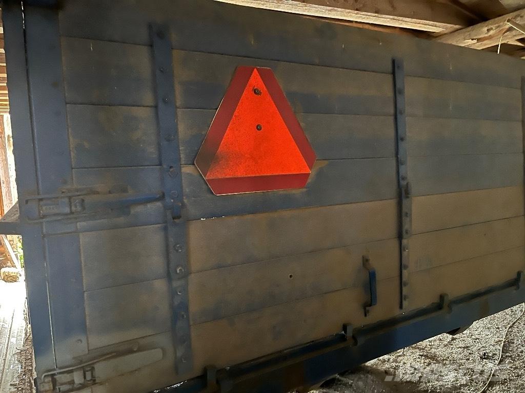 EOS Kippikärry 14m3 Причепи перевантажувачі зерна