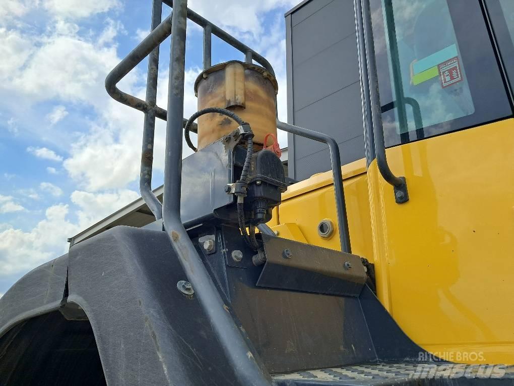 Komatsu WA480-8 Фронтальні навантажувачі