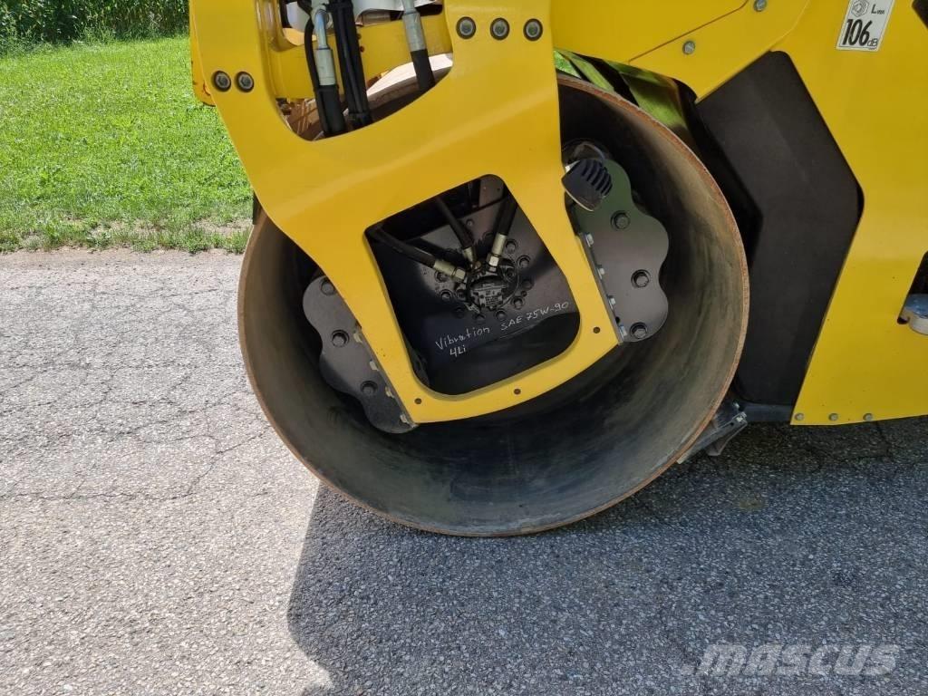 Bomag BW 151 AC-5 Пневматичні катки