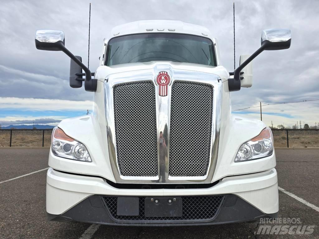 Kenworth T 680 Тягачі