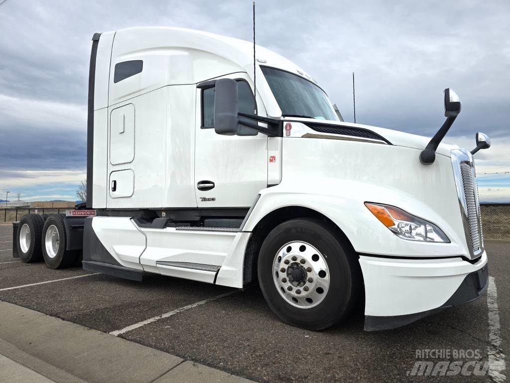 Kenworth T 680 Тягачі