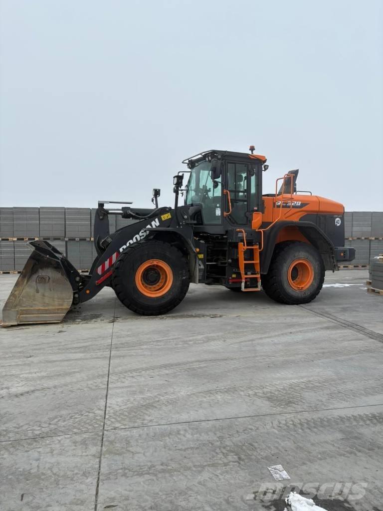 Doosan DL 320-7 Фронтальні навантажувачі