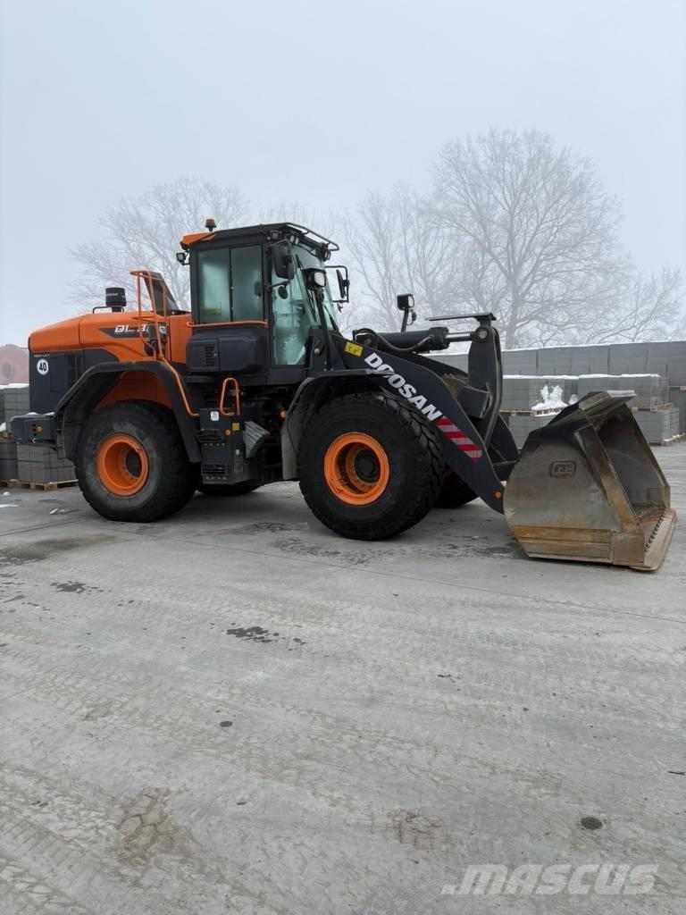 Doosan DL 320-7 Фронтальні навантажувачі
