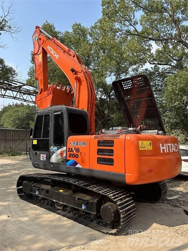 Hitachi 200 Колісні екскаватори