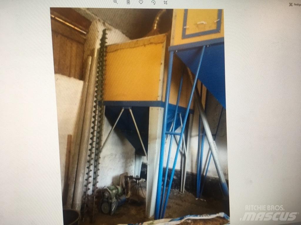  Fodersilo Силоси