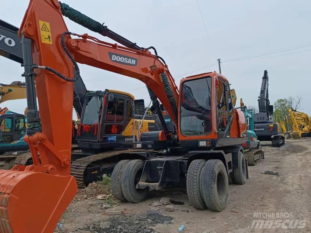 Doosan 150 W Колісні екскаватори