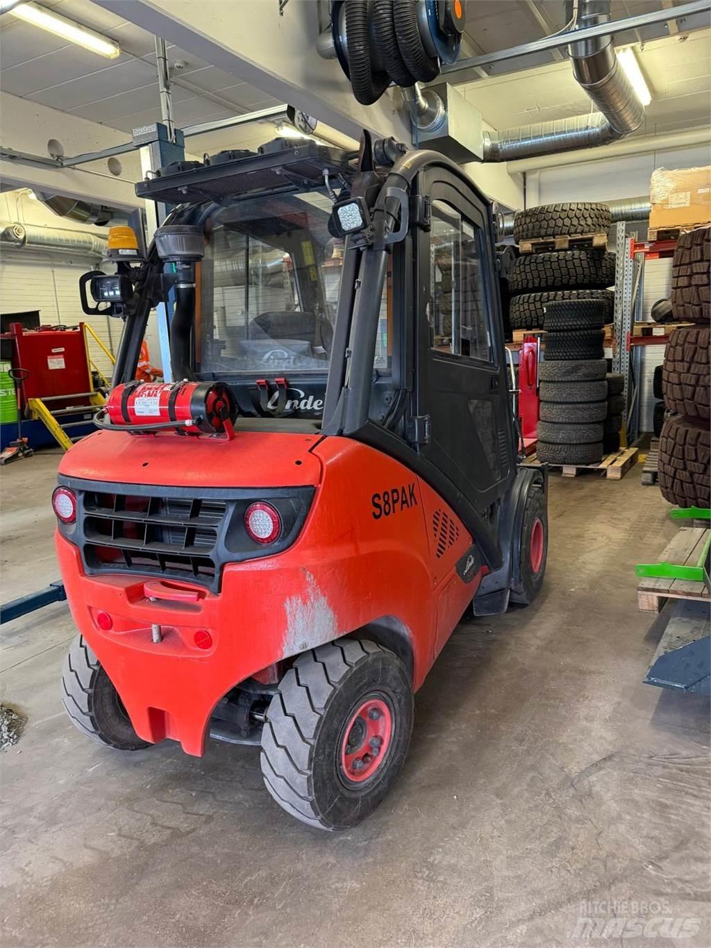Linde H30D-02 Дизельні навантажувачі