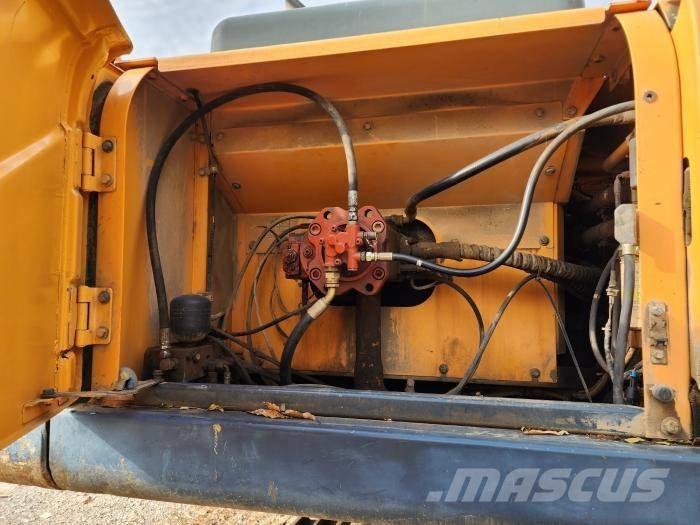 Hyundai Robex 300 LC Гусеничні екскаватори