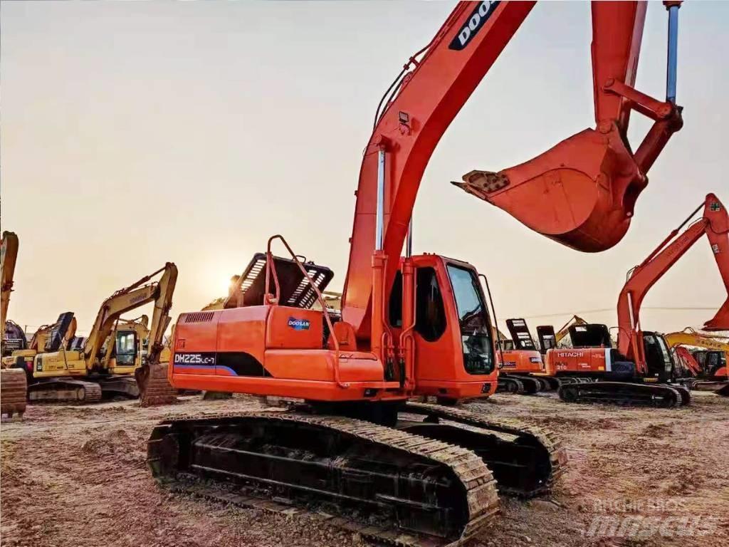 Doosan DH 225 LC-7 Гусеничні екскаватори