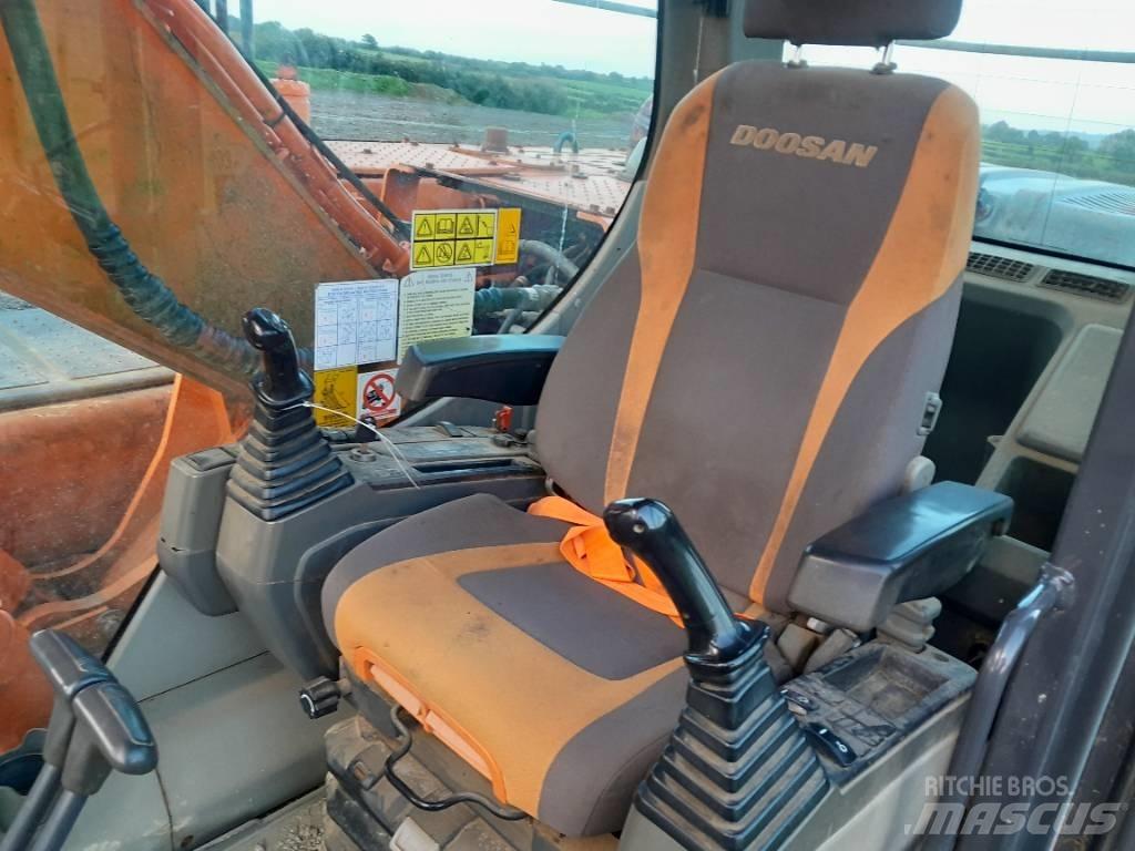 Doosan DX 225 Гусеничні екскаватори
