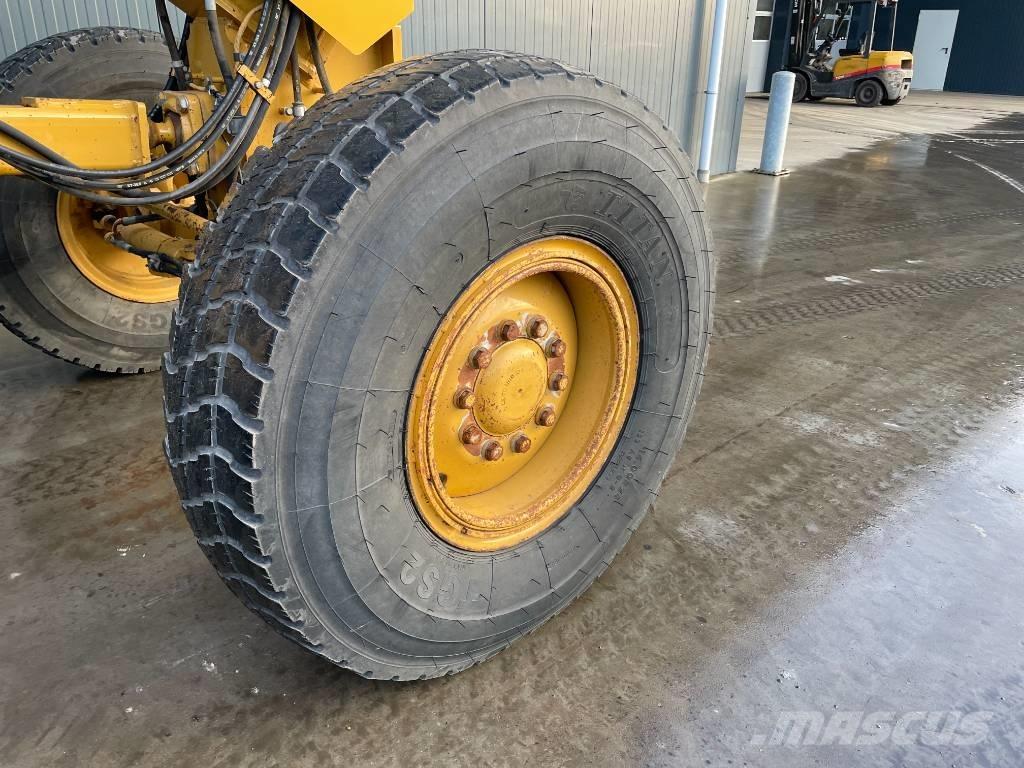 CAT 160M (140) Грейдери