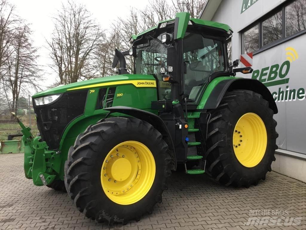 John Deere 7R330 Трактори