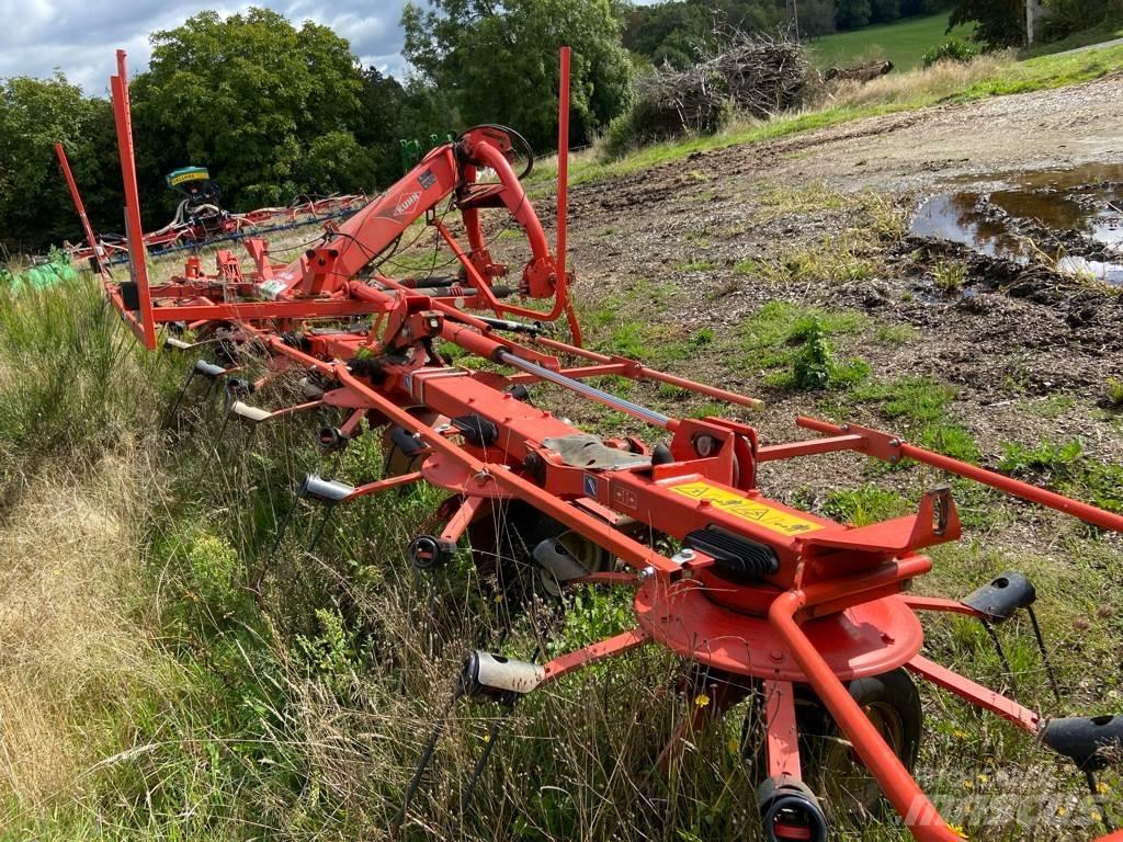 Kuhn GF8702 Граблі і сінозворушувачі