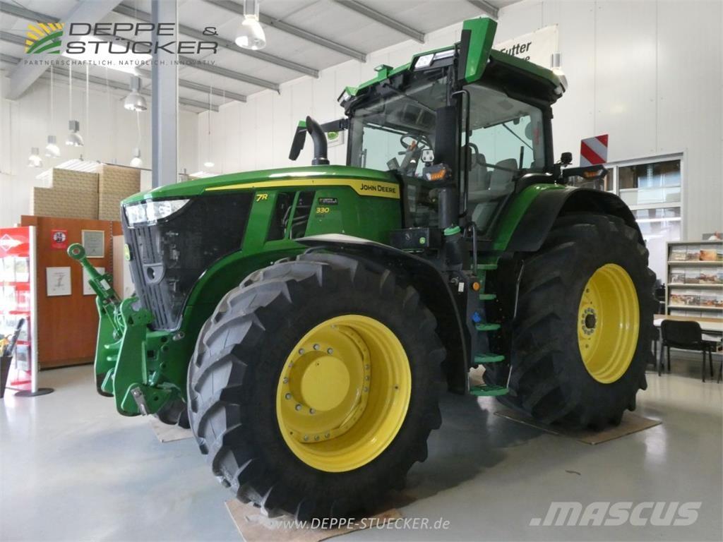 John Deere 7R 330 Трактори