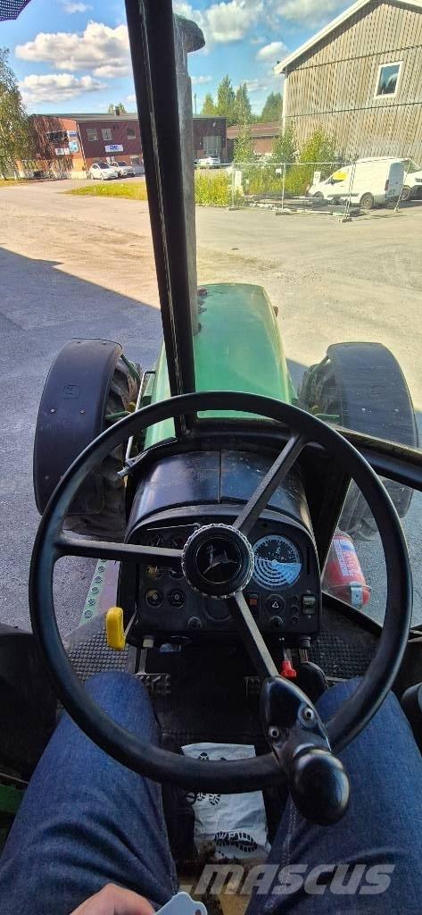 John Deere 4240 S Трактори