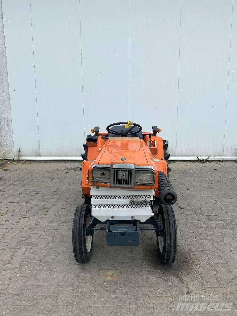 Kubota B1702-M Трактори