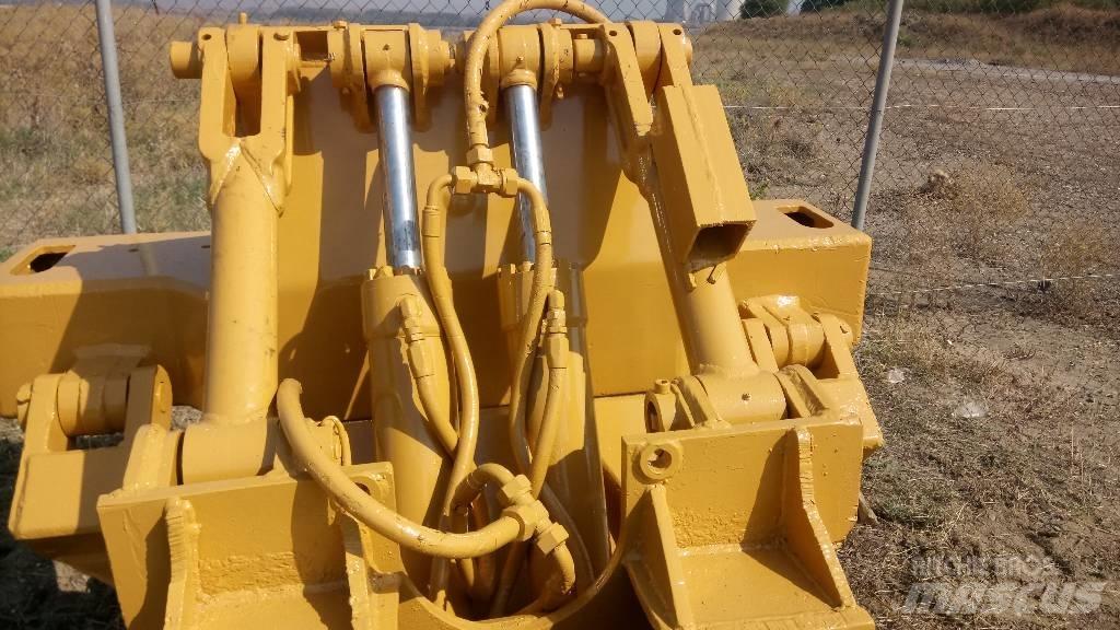 CAT D 6 Шасі