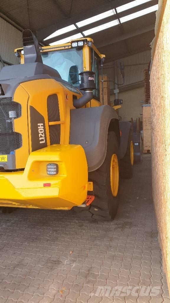 Volvo L 120 H Фронтальні навантажувачі