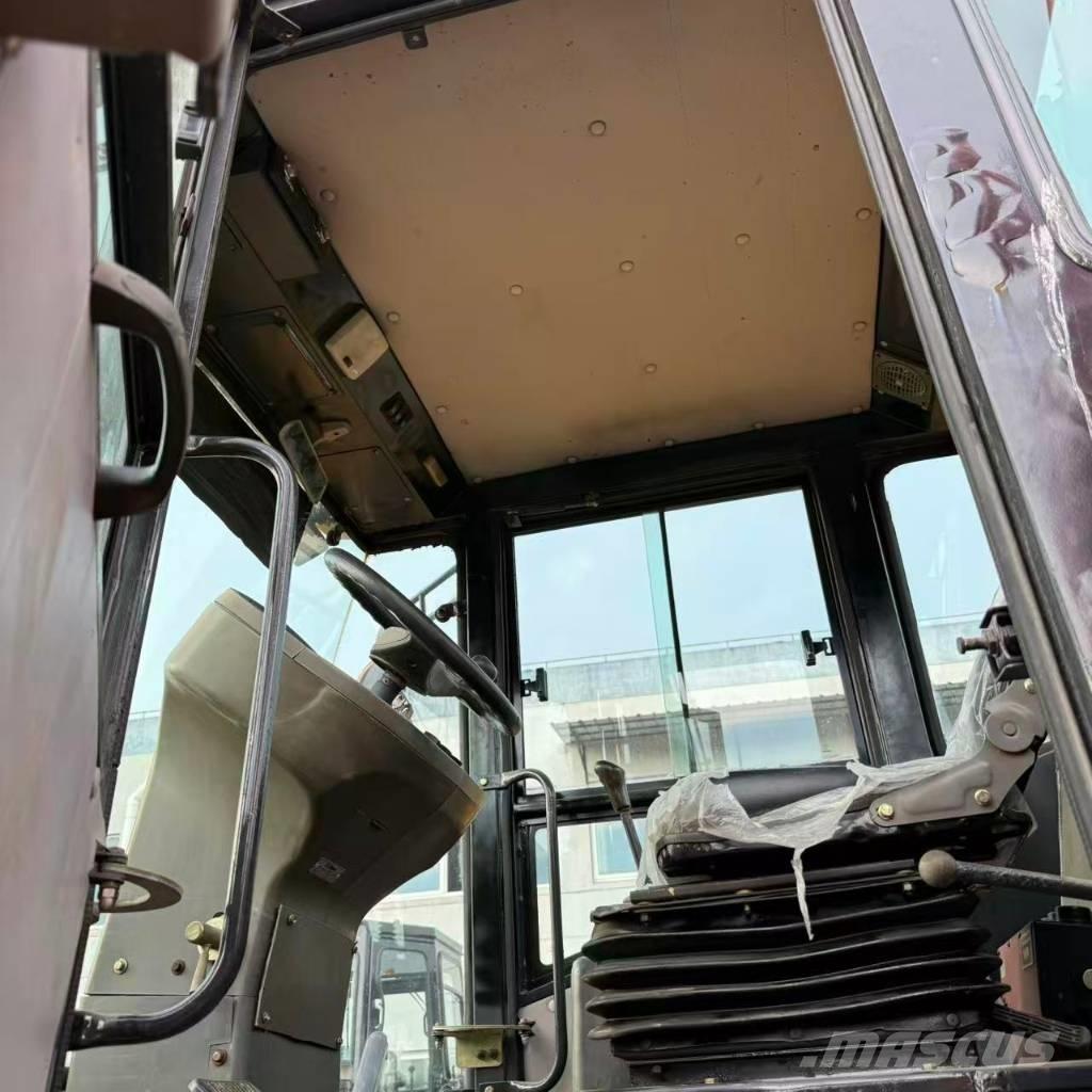 XCMG XS 143 Грунтові котки
