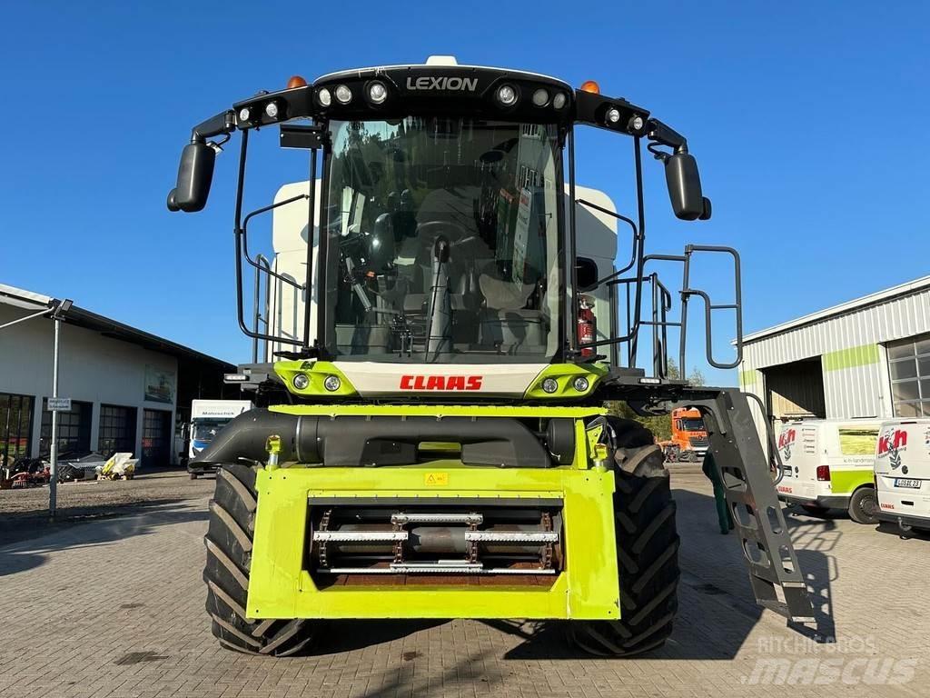CLAAS 7400 Зернозбиральні комбайни