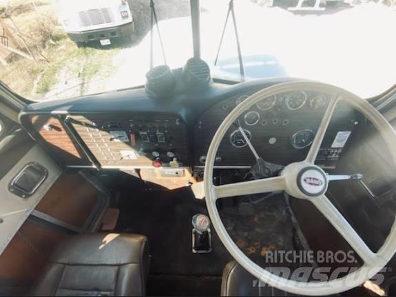 Peterbilt 359 Тягачі