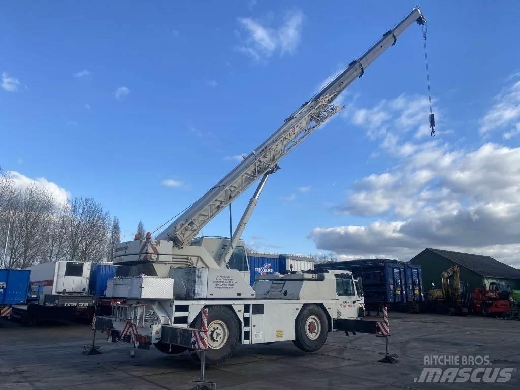 Liebherr LTM1030 автокрани