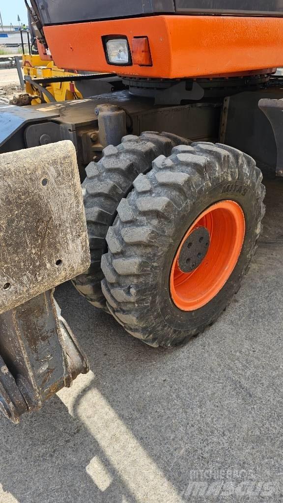 Fiat-Kobelco E215W Колісні екскаватори