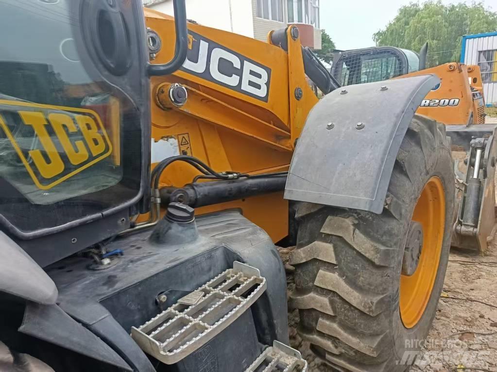 JCB 4CX Екскаватори-навантажувачі