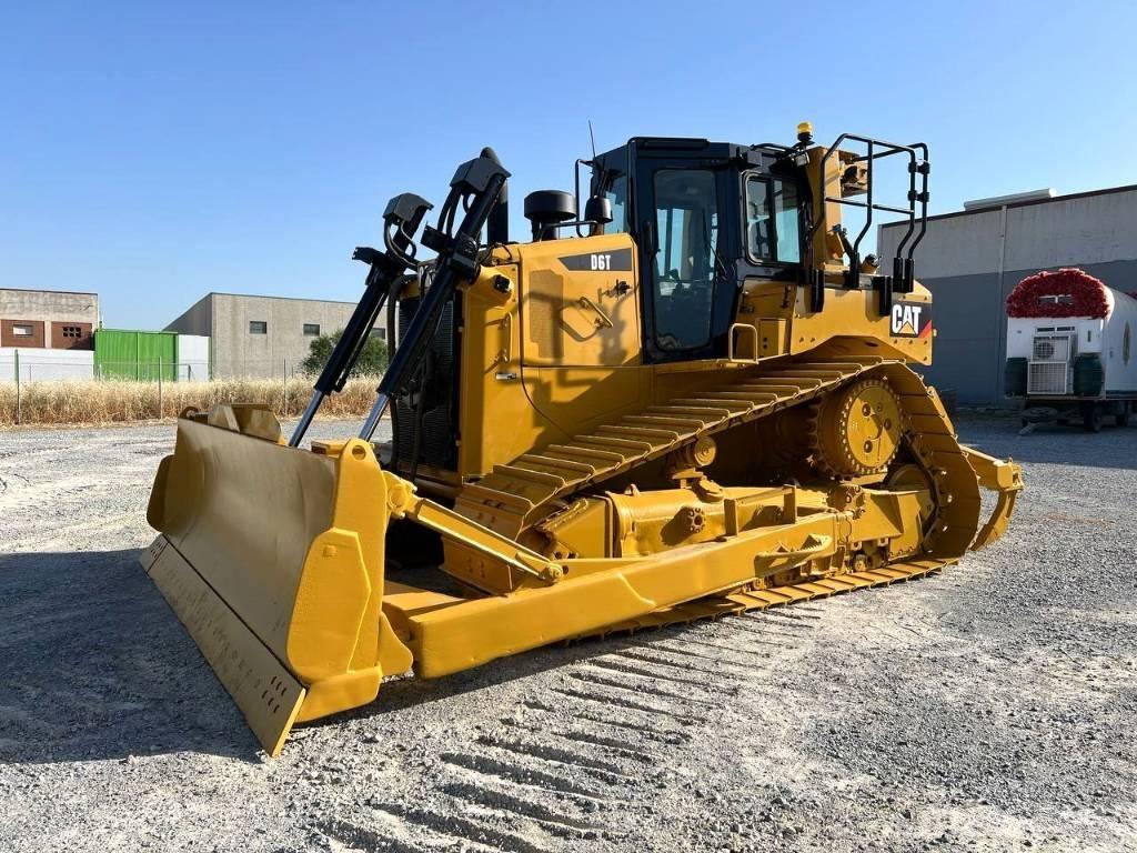 CAT D 6 T Гусеничні бульдозери