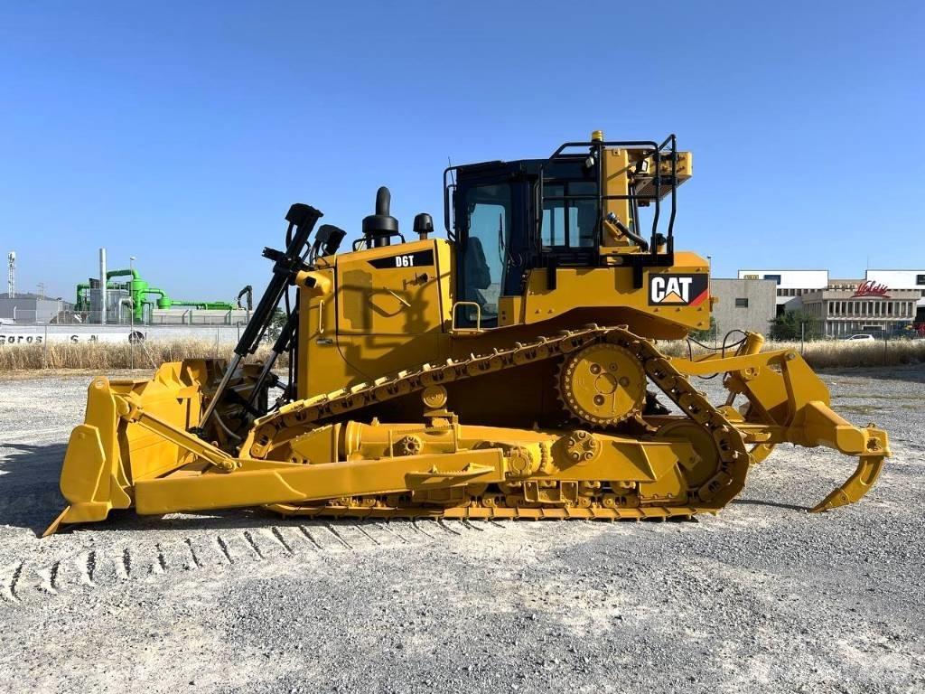 CAT D 6 T Гусеничні бульдозери