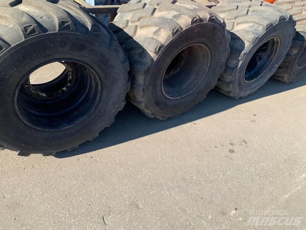 BKT Flotation Radial Шини